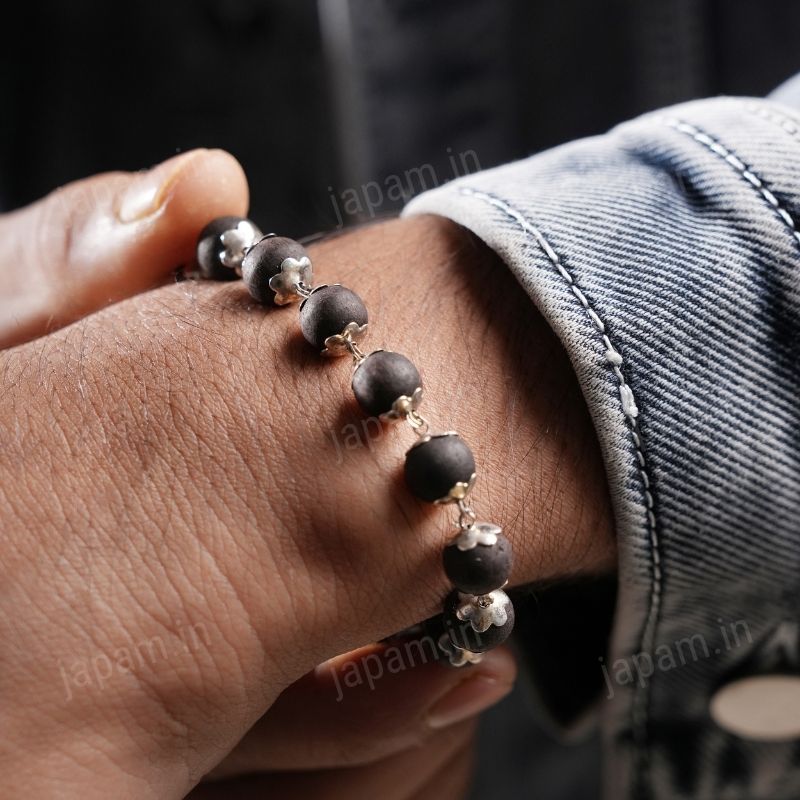 Silver Plated Bhaiya Bhabhi Karungali Ki Rakhi - Complete Rakhi Hamper