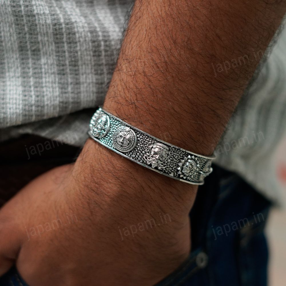 Silver Plated Navgraha Raksha Kada